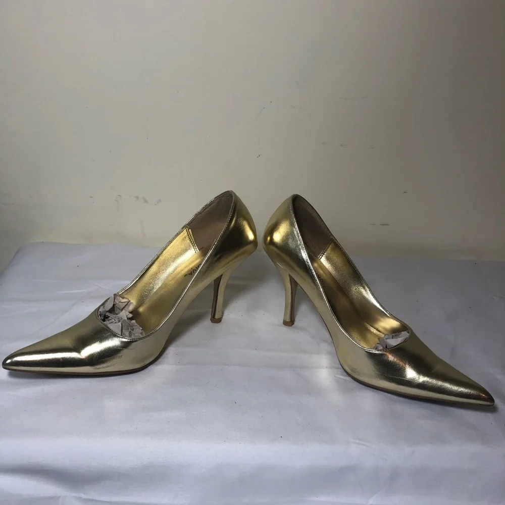 Wild Diva Metallic Gold Pointed Toe Heels - Picture 2 of 6